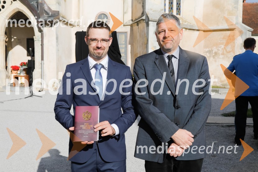  Miha Šimac,  zgodovinar, teolog, avtor knjig;  Marko Štepec, muzejski svetnik, vodja kustosov, Muzej novejše zgodovine SlovenijeOdkritje spomenika ob 100.letnici konca 1. svetovne vojne v spomin 101. padlem vojaku