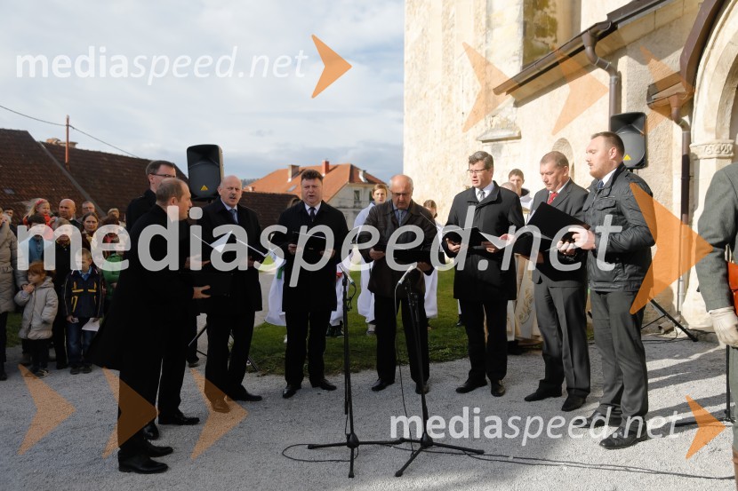 Oktet LipaOdkritje spomenika ob 100.letnici konca 1. svetovne vojne v spomin 101. padlem vojaku