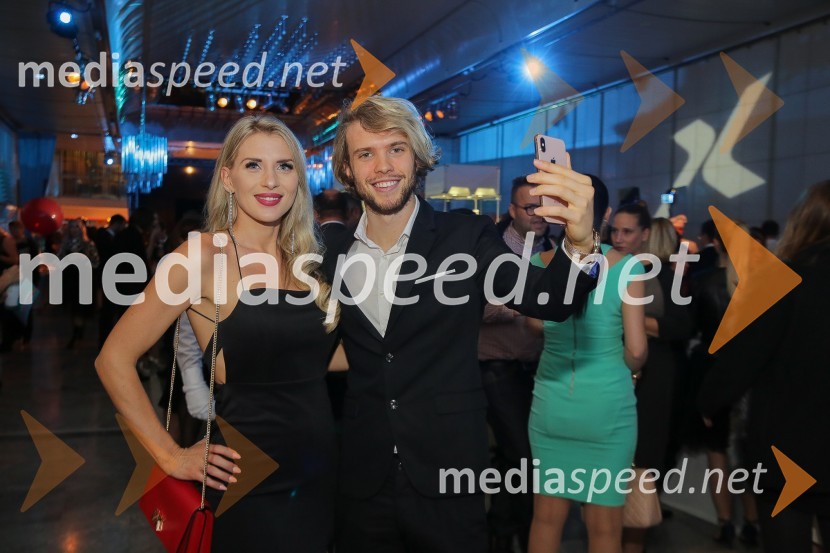  Nataša Horvat, direktorica, Zvezdar d.o.o.;  Tilen Grah, Mister Slovenije 201610 let revije Story