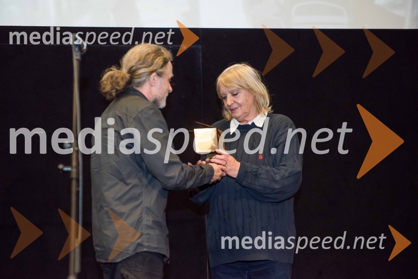  Miha Hočevar, režiser ;  Špela Rozin, igralkaNagrado BERT prejela Špela Rozin
