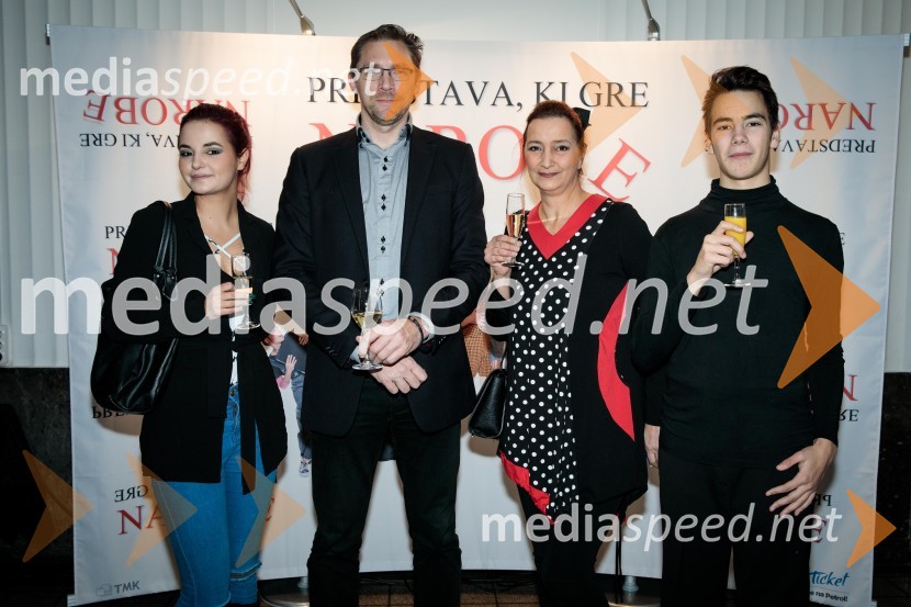  ... ;  Gorazd Slak, producent;  ... ;  ... Predstava, ki gre narobe, premiera gledališke komedije