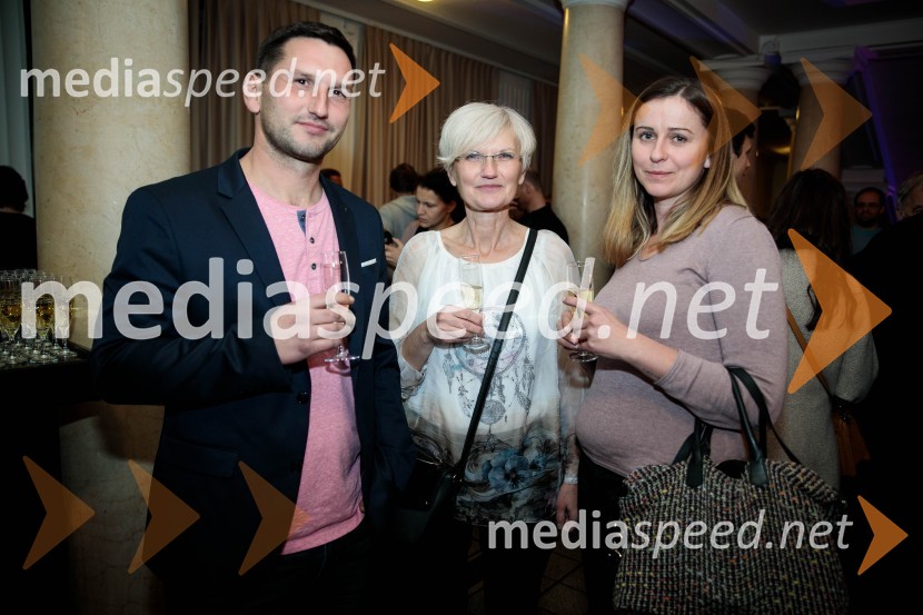 Predstava, ki gre narobe, premiera gledališke komedije