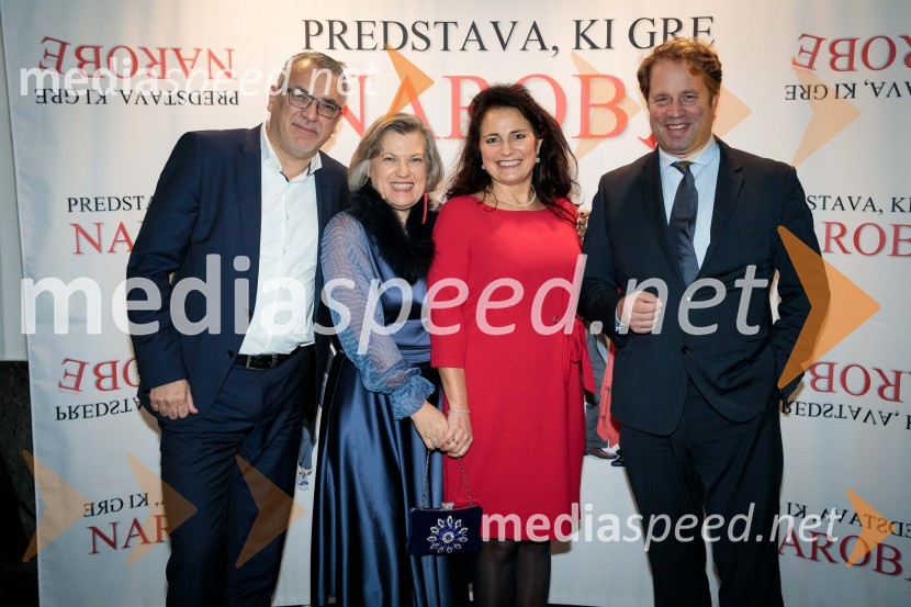 Predstava, ki gre narobe, premiera gledališke komedije