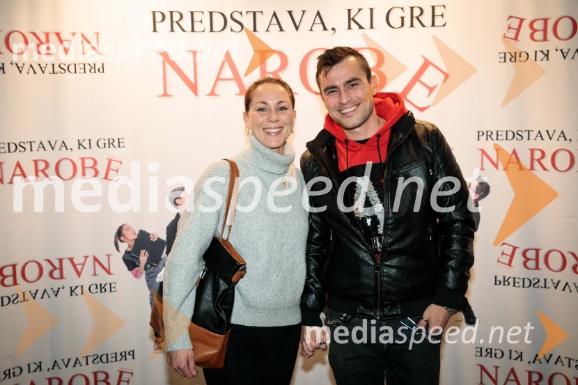  ... ;  Omar Naber, glasbenikPredstava, ki gre narobe, premiera gledališke komedije