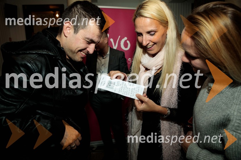  Omar Naber, glasbenik;  Katarina Habe, KatrinasPredstava, ki gre narobe, premiera gledališke komedije