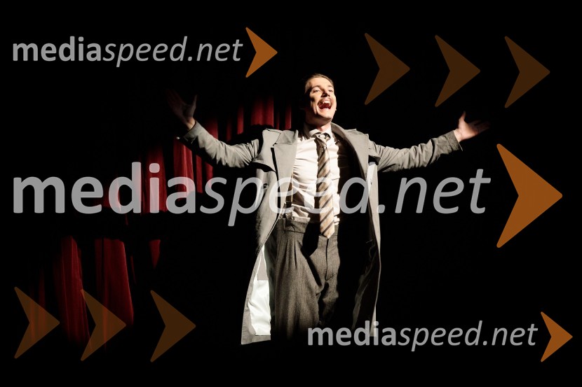  Robert Korošec, igralecPredstava, ki gre narobe, premiera gledališke komedije