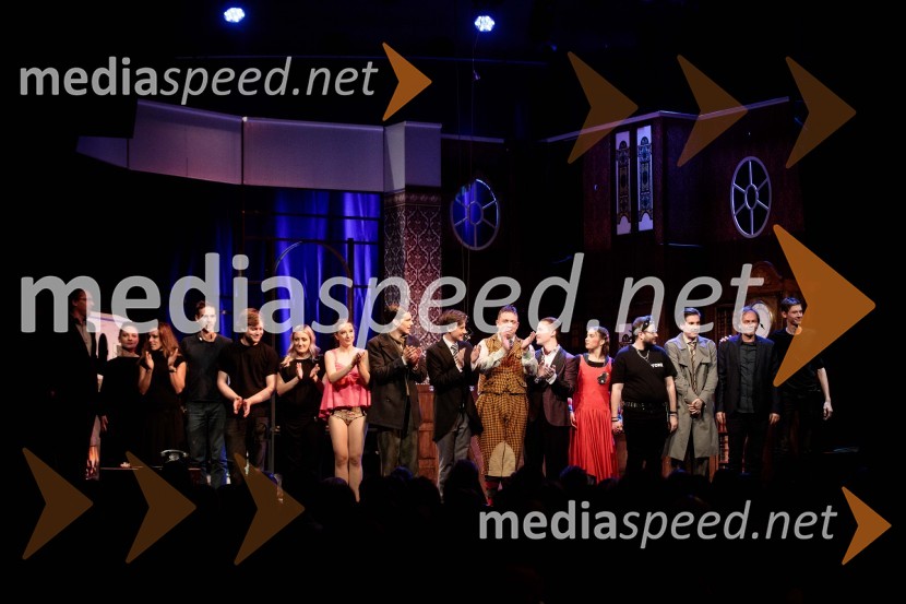 Predstava, ki gre narobe, premiera gledališke komedijePredstava, ki gre narobe, premiera gledališke komedije