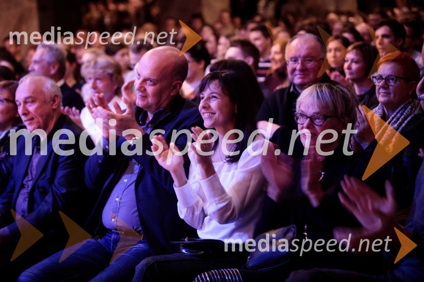 Predstava, ki gre narobe, premiera gledališke komedije