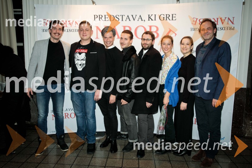  Robert Korošec, igralec;  Luka Cimprič, igralec;  Mario Dragojević, igralec;  Dominik Vodopivec, igralec;  Oskar Kranjc, igralec;  Sara Gorše, igralka;  ... ;  Jure Ivanušič, dramski igralec in glasbenikPredstava, ki gre narobe, premiera gledališke komedije