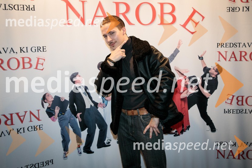  Dominik Vodopivec, igralecPredstava, ki gre narobe, premiera gledališke komedije