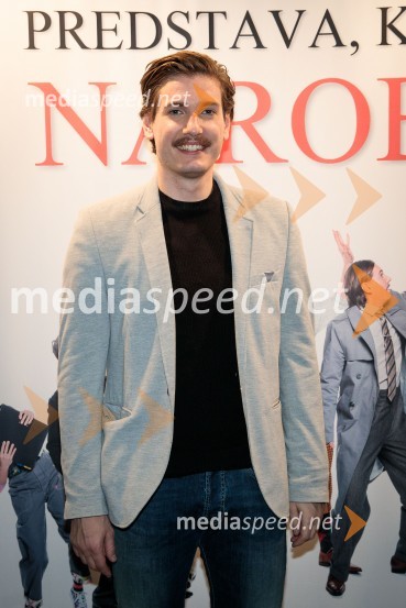  Robert Korošec, igralecPredstava, ki gre narobe, premiera gledališke komedije