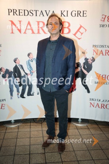 Predstava, ki gre narobe, premiera gledališke komedije