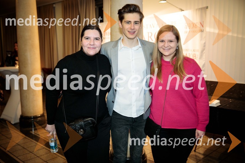  Teja Pelko, novinarka, Svet24;  Matej Zemljič, igralec;  Alma Rahne, novinarka 24ur.com in POP TVPredstava, ki gre narobe, premiera gledališke komedije