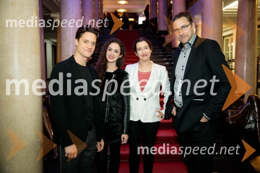  Domen Valič, igralec;  ... ;  ... ;  Gorazd Slak, producentPredstava, ki gre narobe, premiera gledališke komedije