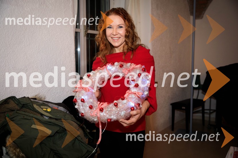  Irena Jalšovec Kogoj - Regina, pevkaIzdelovanje adventnih venčkov z znanimi Slovenci 2018