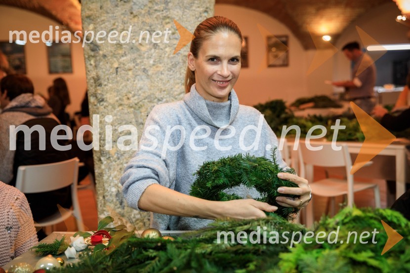  Maja Bulc Raspopović, lastnica modne agencije Model GroupIzdelovanje adventnih venčkov z znanimi Slovenci 2018