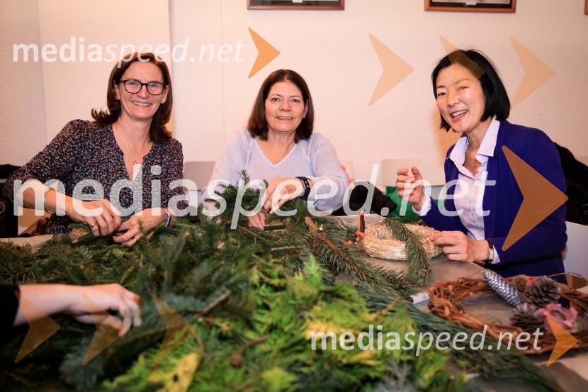 Izdelovanje adventnih venčkov z znanimi Slovenci 2018