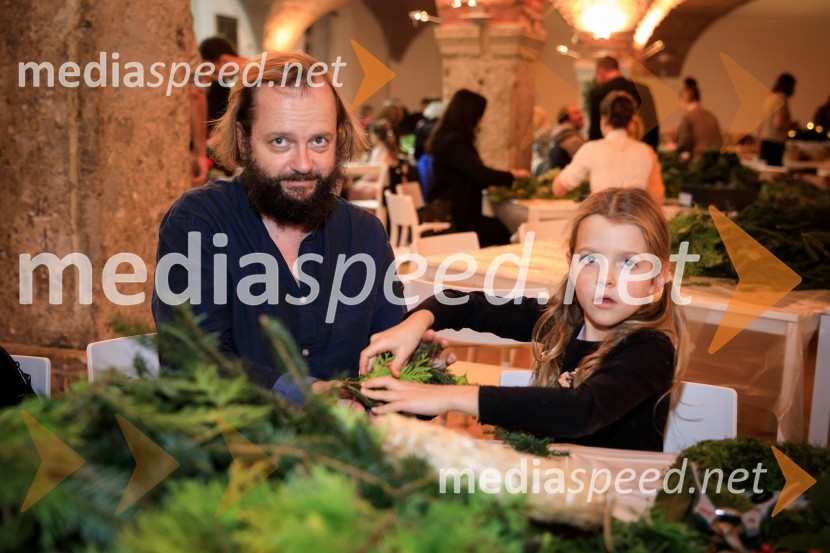  Sebastijan  Horvat, režiser;  Ronja Horvat DolinarIzdelovanje adventnih venčkov z znanimi Slovenci 2018