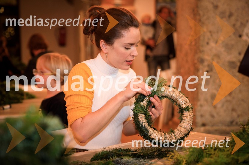  Anja  Prusnik, igralka, voditeljica, RTV SlovenijaIzdelovanje adventnih venčkov z znanimi Slovenci 2018