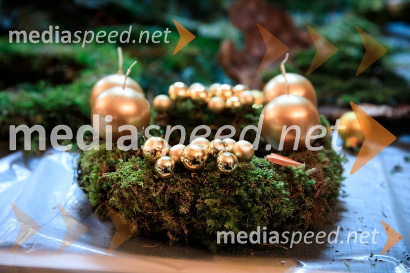 Izdelovanje adventnih venčkov z znanimi Slovenci 2018Izdelovanje adventnih venčkov z znanimi Slovenci 2018