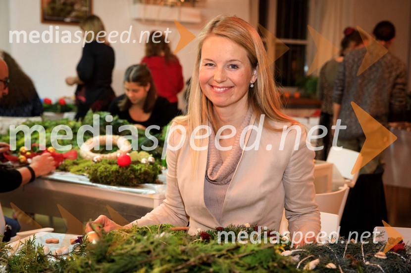  Jasmina Kozina Praprotnik, antropoliginja Izdelovanje adventnih venčkov z znanimi Slovenci 2018