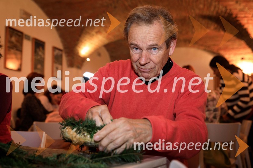 Izdelovanje adventnih venčkov z znanimi Slovenci 2018