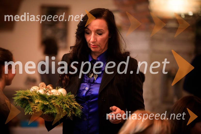  Tanja Zajc, vodja projektov, urednica, mentorica izobraževanj, RTV SlovenijaIzdelovanje adventnih venčkov z znanimi Slovenci 2018