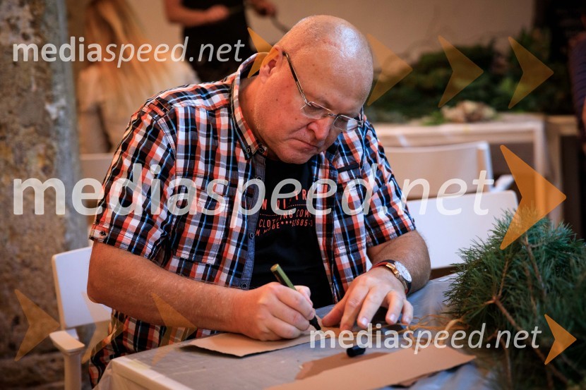  Nace Junkar, operni pevecIzdelovanje adventnih venčkov z znanimi Slovenci 2018