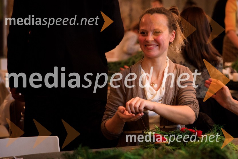  Mojca Fatur, igralkaIzdelovanje adventnih venčkov z znanimi Slovenci 2018