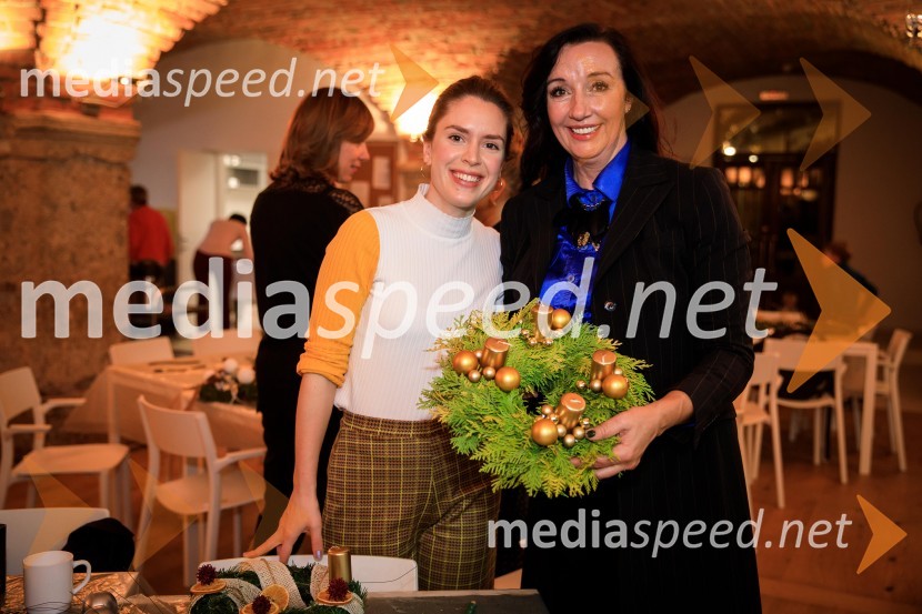  Anja  Prusnik, igralka, voditeljica, RTV Slovenija;  Tanja Zajc, vodja projektov, urednica, mentorica izobraževanj, RTV SlovenijaIzdelovanje adventnih venčkov z znanimi Slovenci 2018
