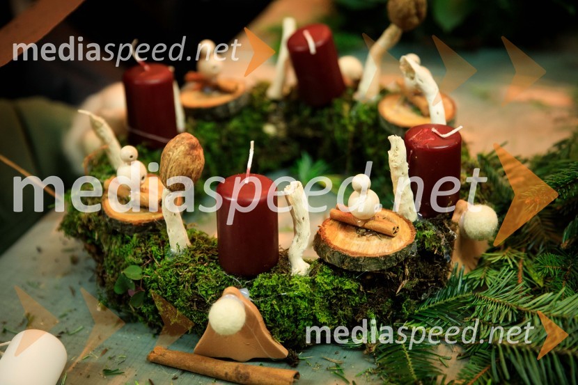 Izdelovanje adventnih venčkov z znanimi Slovenci 2018Izdelovanje adventnih venčkov z znanimi Slovenci 2018