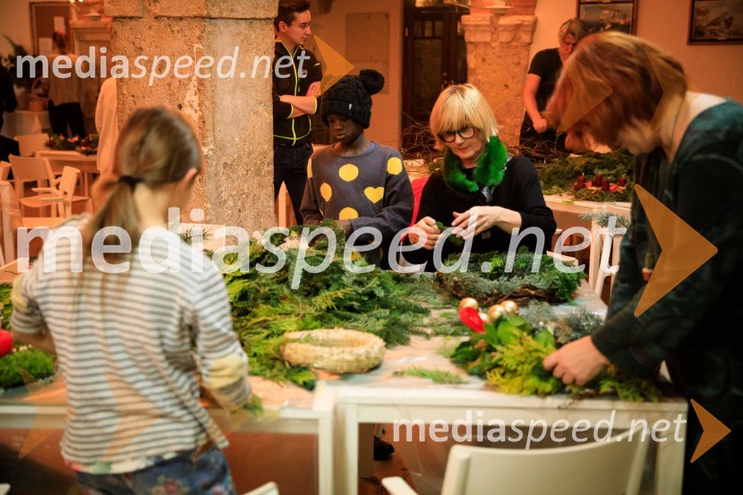  ... ;  Maja Štamol Droljc, modna oblikovalkaIzdelovanje adventnih venčkov z znanimi Slovenci 2018