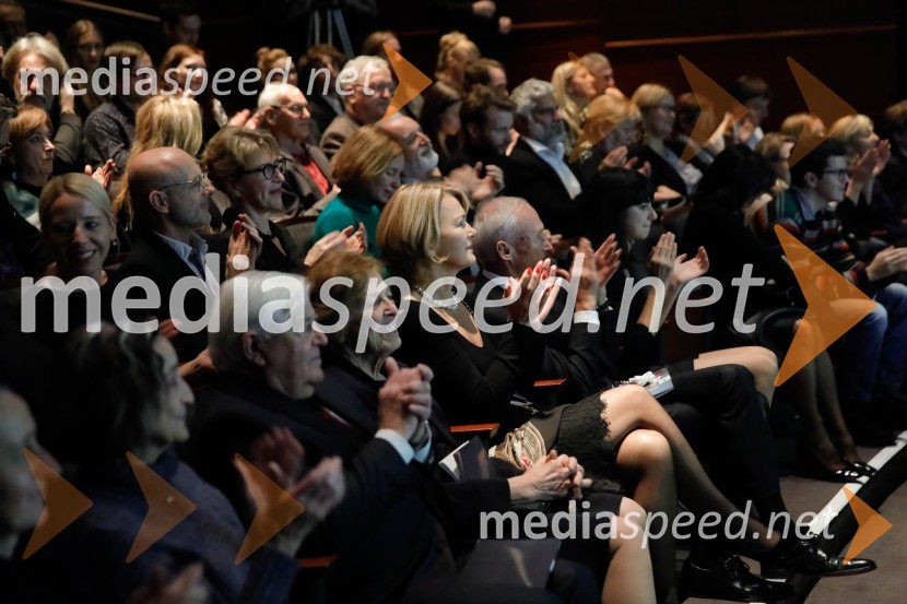  Milan Kučan, nekdanji predsednik Republike Slovenije;  Štefka Kučan;  Nevenka Črešnar Pergar, lastnica in direktorica podjetja NP Consulting;  Janez  Pergar, prokurist NP ConsultingTih vdih, premiera predstave