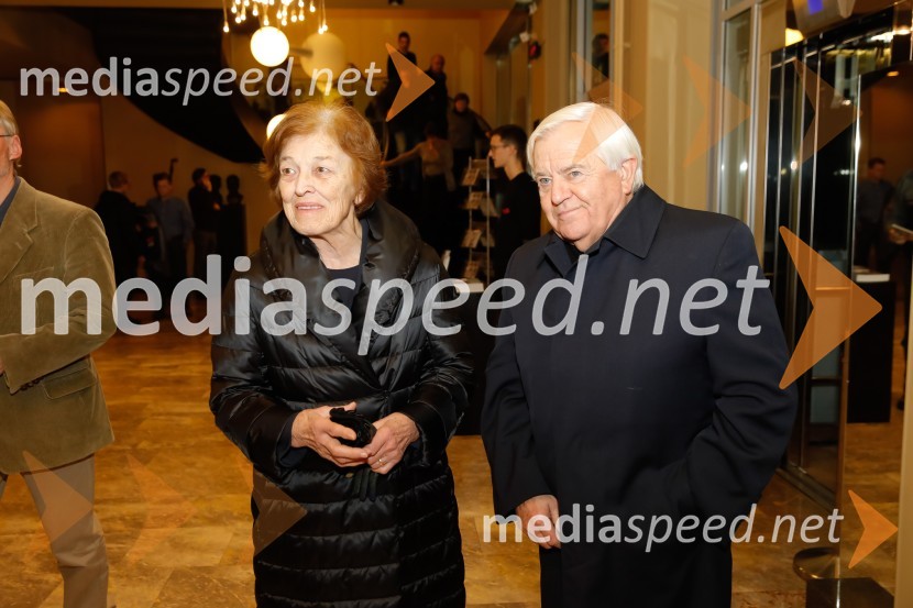  Štefka Kučan;  Milan Kučan, nekdanji predsednik Republike SlovenijeTih vdih, premiera predstave