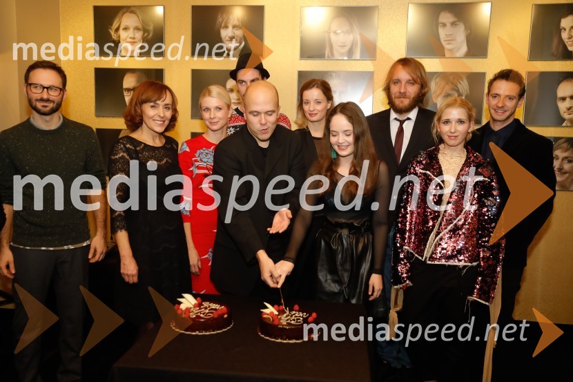  Nejc Gazvoda, filmski režiser in pisatelj;  Lara Wolf Završnik, igralkaTih vdih, premiera predstave