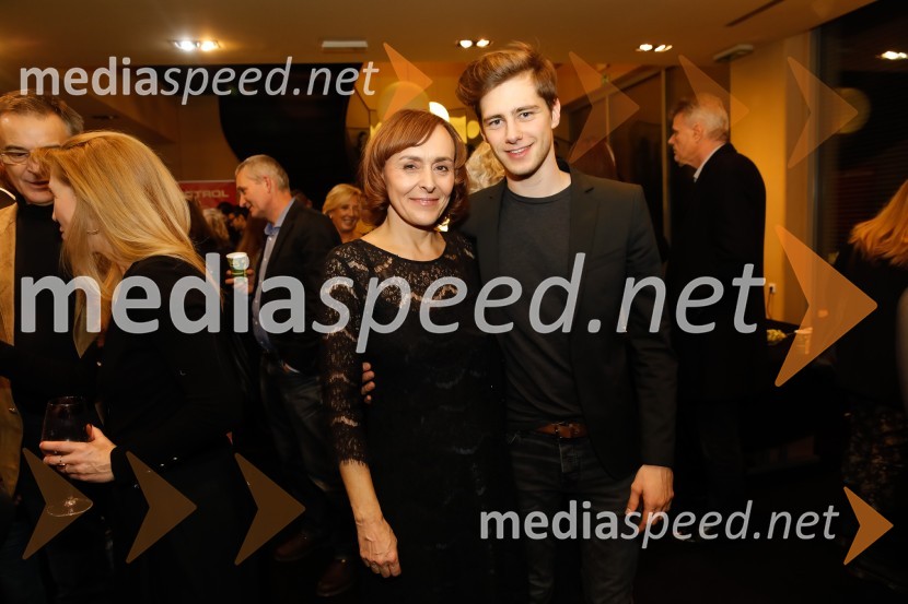  Mirjam Korbar, igralka;  Matej Zemljič, igralecTih vdih, premiera predstave