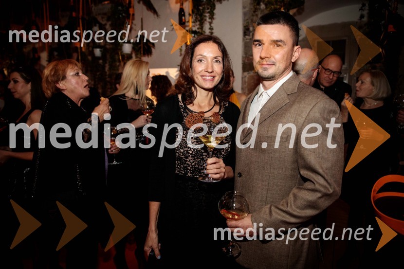  Irena  Fonda, raziskovalka in direktorica podjetja Fonda;  ... Regijsko nagrado Veuve Clicquot Business Woman Award 2018 osvojila Aleksandra Dojčinović