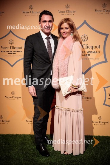  Gregor  Jamnik, direktor hotela Slon;  Urška Šefman Sojer, direktorica Kavarne Zvezda, slovenska dobitnica nagrade VCBWA 2017Regijsko nagrado Veuve Clicquot Business Woman Award 2018 osvojila Aleksandra Dojčinović