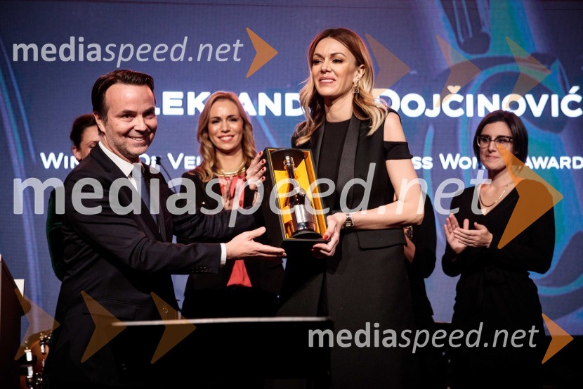  Thomas Bouleuc, direktor, Veuve Clicquot (LVMH);  Aleksandra Dojčinovič, modna oblikovalka in podjetnicaRegijsko nagrado Veuve Clicquot Business Woman Award 2018 osvojila Aleksandra Dojčinović