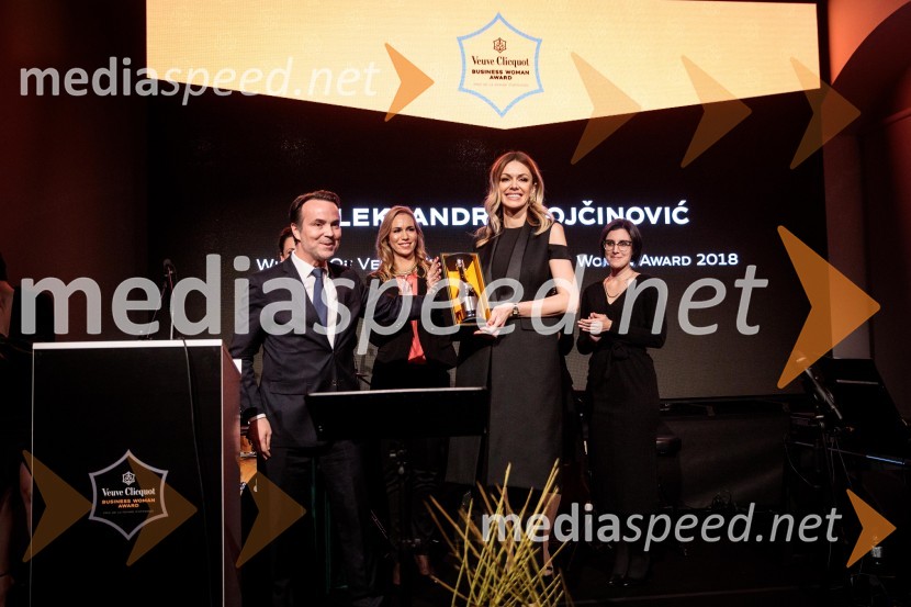  Thomas Bouleuc, direktor, Veuve Clicquot (LVMH);  Aleksandra Dojčinovič, modna oblikovalka in podjetnicaRegijsko nagrado Veuve Clicquot Business Woman Award 2018 osvojila Aleksandra Dojčinović