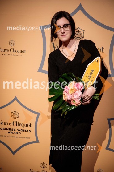  Ana Nives Radović, znanstvena raziskovalka, avtorica in predavateljica Regijsko nagrado Veuve Clicquot Business Woman Award 2018 osvojila Aleksandra Dojčinović