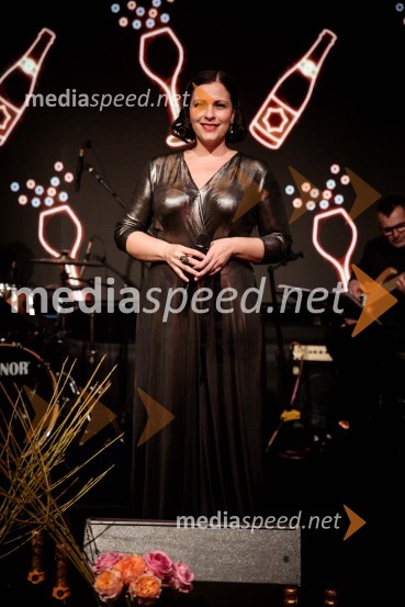  Nuška Drašček, pevkaRegijsko nagrado Veuve Clicquot Business Woman Award 2018 osvojila Aleksandra Dojčinović