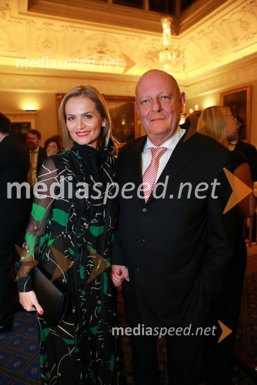  Katarina Kresal, pravnica in političarka, nekdanja ministrica za notranje zadeve;  Miro Senica, odvetnikChristmas Gala dinner