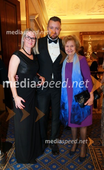  Nataša Arko, direktorica marketinga, SID Prva kreditna zavarovalnica;  Sergej Požar, Alantra;  Lady Miloška Nott, vodja dobrodelne ustanove Sklad za begunce v SlovenijiChristmas Gala dinner