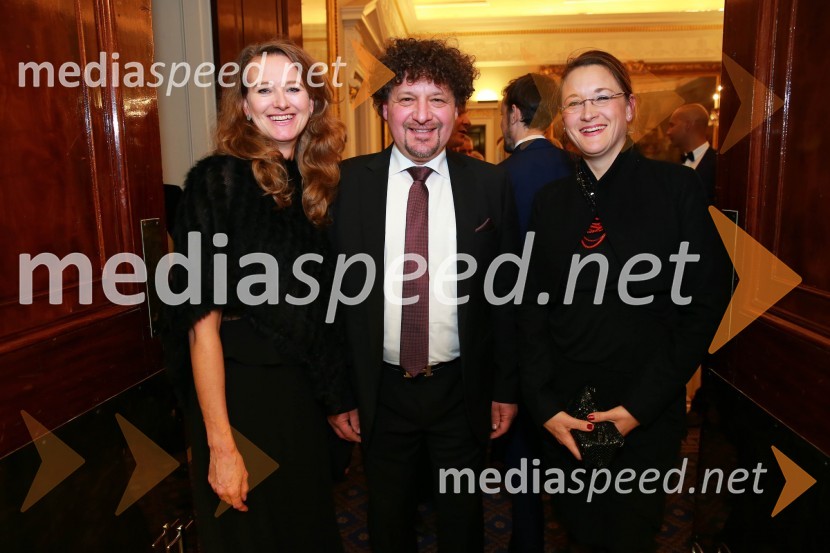  Polona Wallas, Siemens;  Hinko Šolinc, Ministrstvo za infrastrukturo;  Ana Strunar Bregar, Center energetsko učinkovitih rešitevChristmas Gala dinner