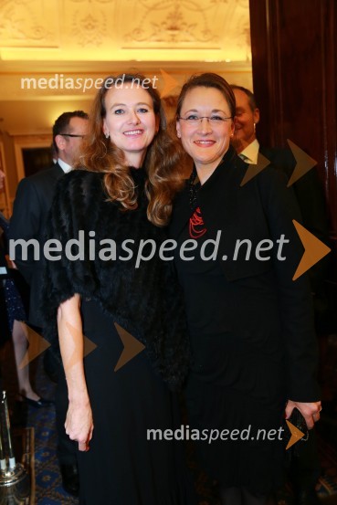 Polona Wallas, Siemens;  Ana Strunar Bregar, Center energetsko učinkovitih rešitevChristmas Gala dinner