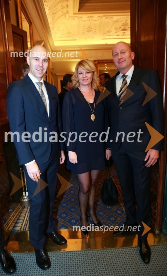  Peter Čas, generalni direktor, Steklarna Hrastnik;  Irena Grofelnik, Steklarna Hrastnik;  Janez Dolenc, Steklarna HrastnikChristmas Gala dinner