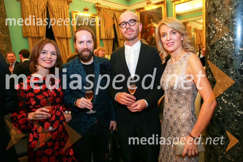  Sophie Honey, veleposlanica Združenega kraljestva Velika Britanija in Severna Irska v Republiki Sloveniji;  Dejan David Kemperl, glavni in odgovorni urednik revij David in Golf klub;  Peter Movrin, slovenski modni oblikovalec pri Alexander McQueen;  Barbara Uranjek, direktorica, Britansko-slovenska gospodarska zbornicaChristmas Gala dinner