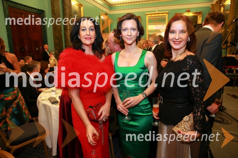  Angela Alvarez;  Saša Mrak, izvršna direktorica Združenja Manager;  Mirjana Dimc PerkoChristmas Gala dinner