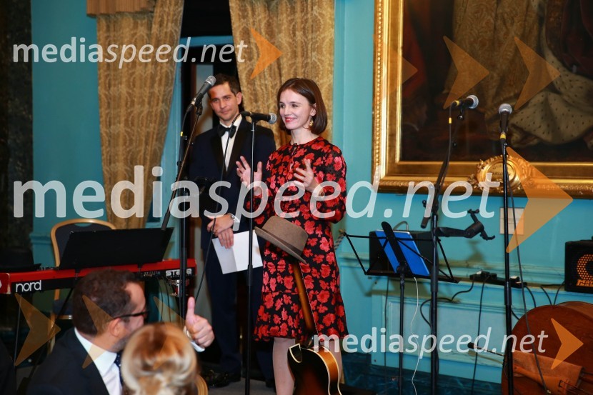  Miha Žerko, predsednik, Britansko-slovenska gospodarska zbornica;  Sophie Honey, veleposlanica Združenega kraljestva Velika Britanija in Severna Irska v Republiki SlovenijiChristmas Gala dinner